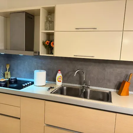 Apartment Private Ground Floor Apt New Bazaar