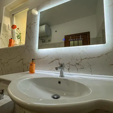 Apartment Private Ground Floor Apt New Bazaar Tirana
