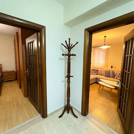 Private Ground Floor Apt New Bazaar Apartment